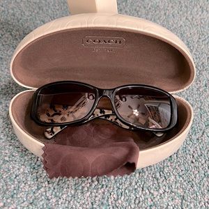 Coach women’s sunglasses, brand new, with case and cloth
